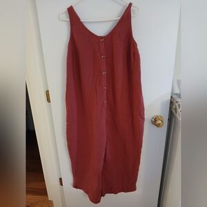 Isabel & Ingrid, Light Burgundy Textured Jumpsuit. Size M